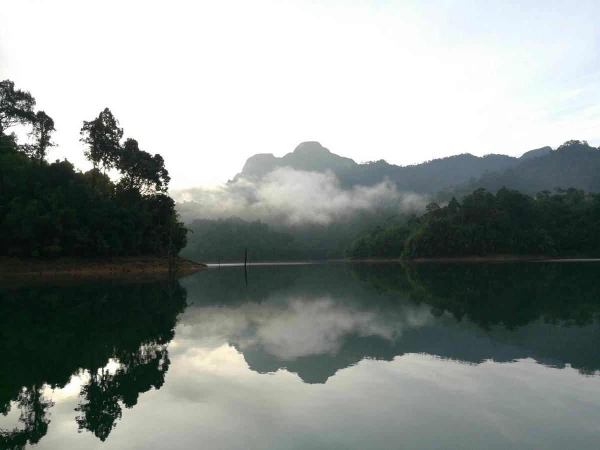 เขาสก เอเวอร์กรีน เฮ้าส์ Hotel Khao Sok National Park ภายนอก รูปภาพ